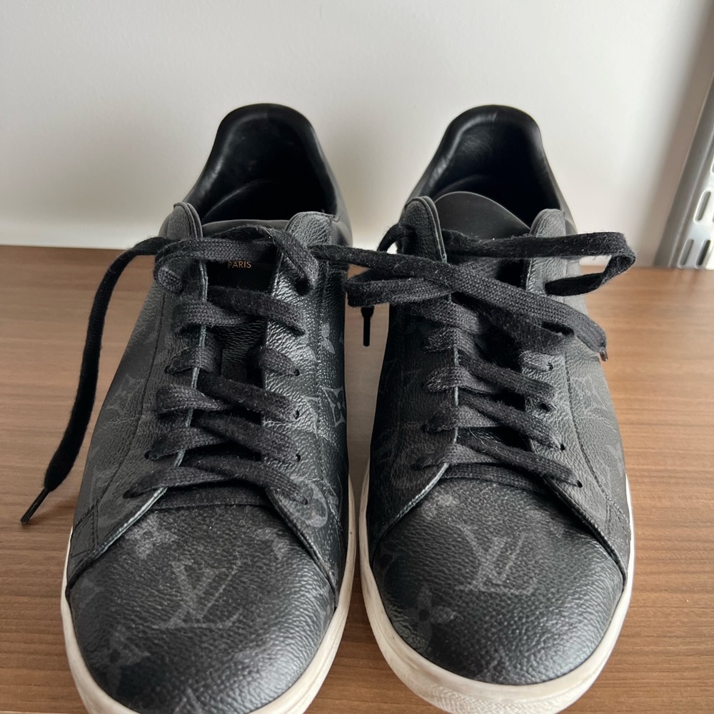 Louis Vuitton shoes men size 9